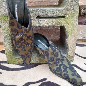 DONALD PLINER, 7.5, OLIVE & BLK